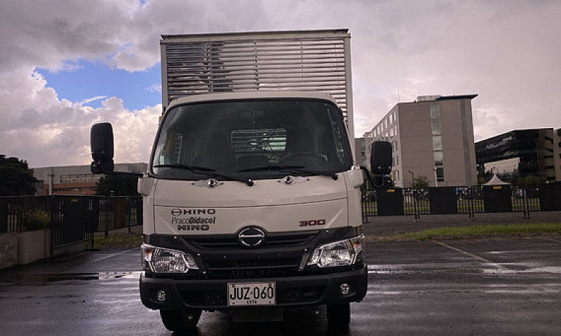 Hino 300 Pro  Xzu640...
