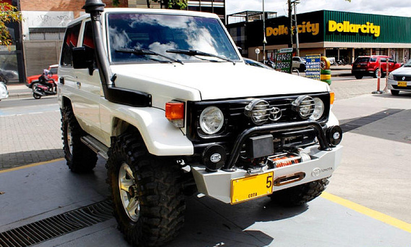 Toyota Land Cruiser ...