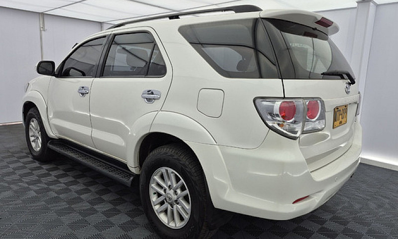 Toyota Fortuner 2.7L...