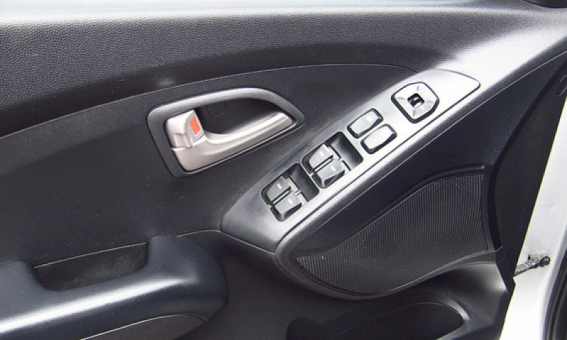 Hyundai Tucson Ix-35...