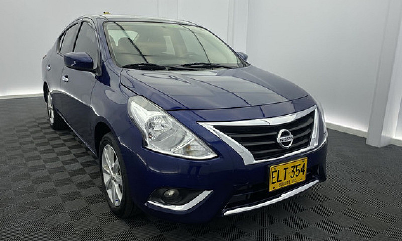 Nissan Versa 1.6 Adv...