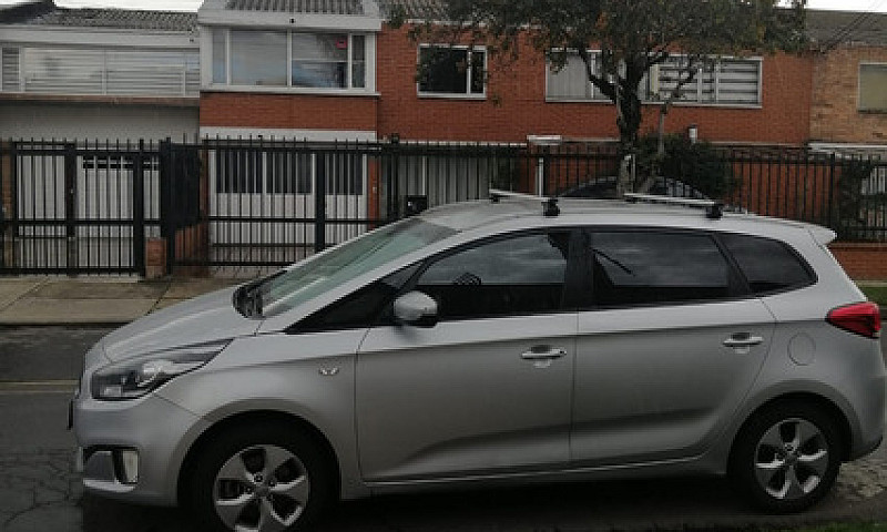 Kia Carens 2.0 Suv E...