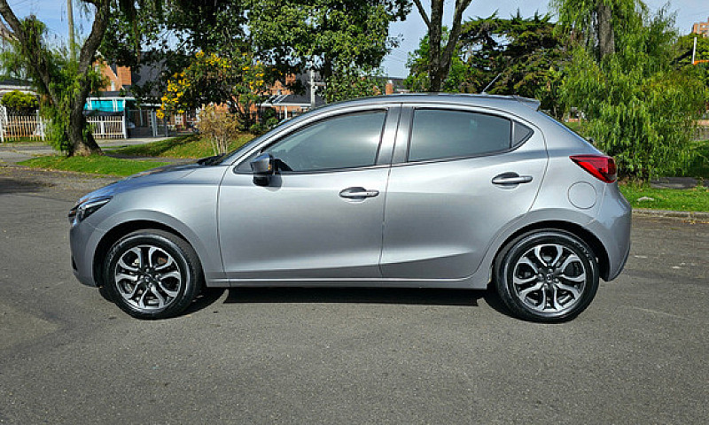 Mazda 2 Grand Tourin...