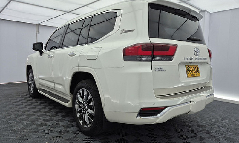 Toyota Land Cruiser ...