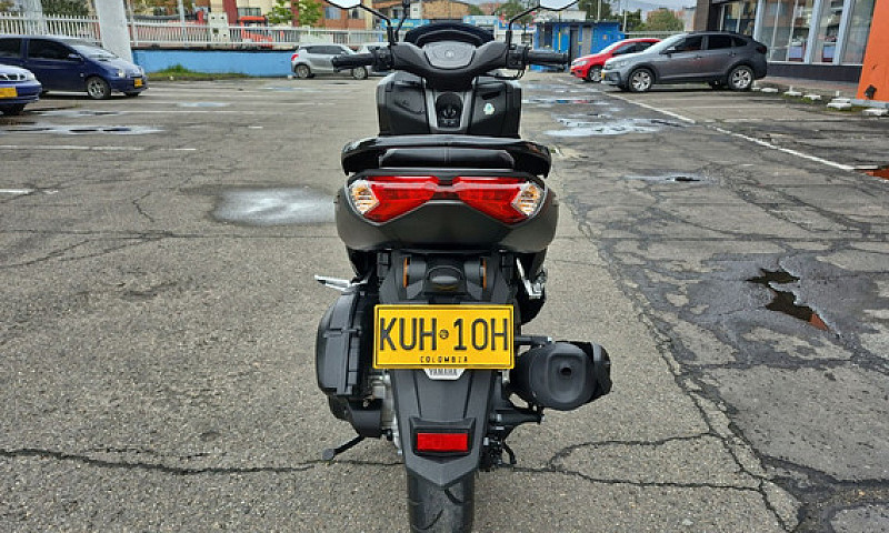 Yamaha Nmax Connecte...