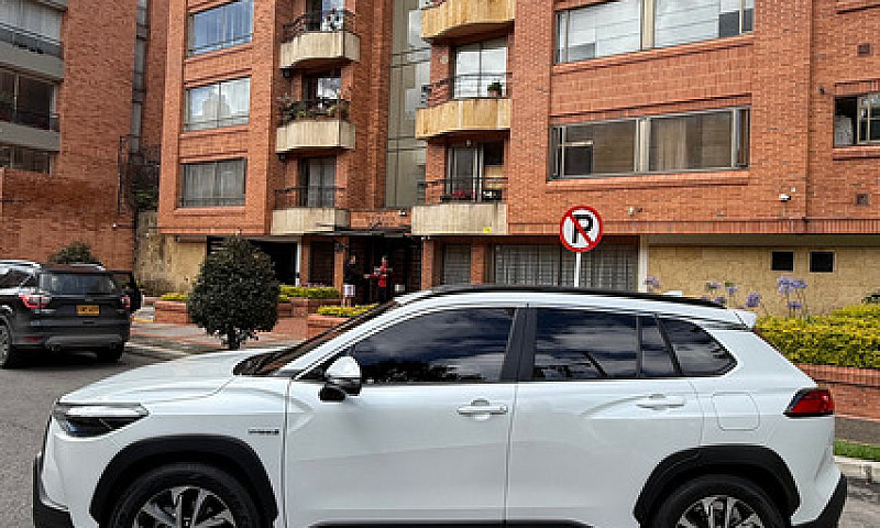 Toyota Corolla Cross...