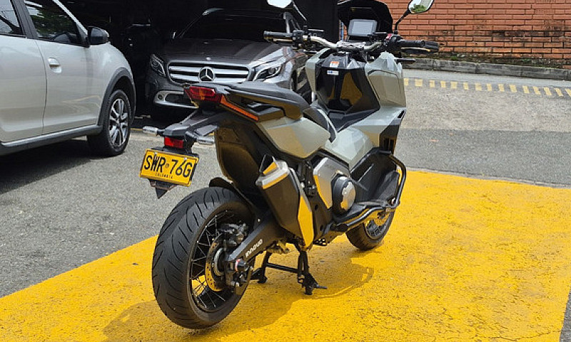 Honda Adv750P 2023...