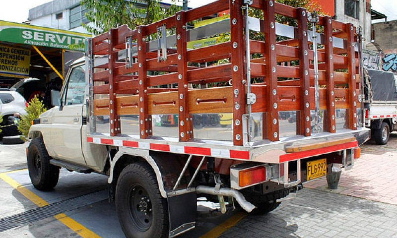 Toyota Land Cruiser ...