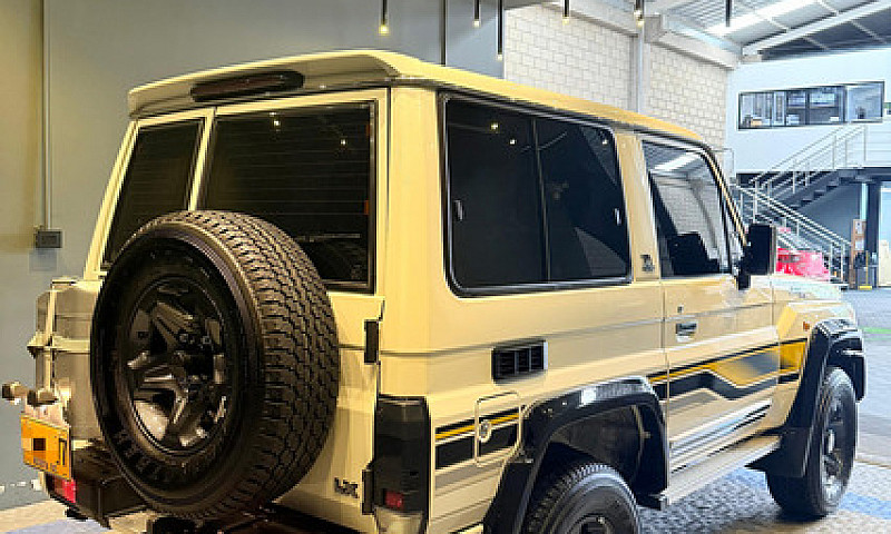Land Cruiser 71 Lx...