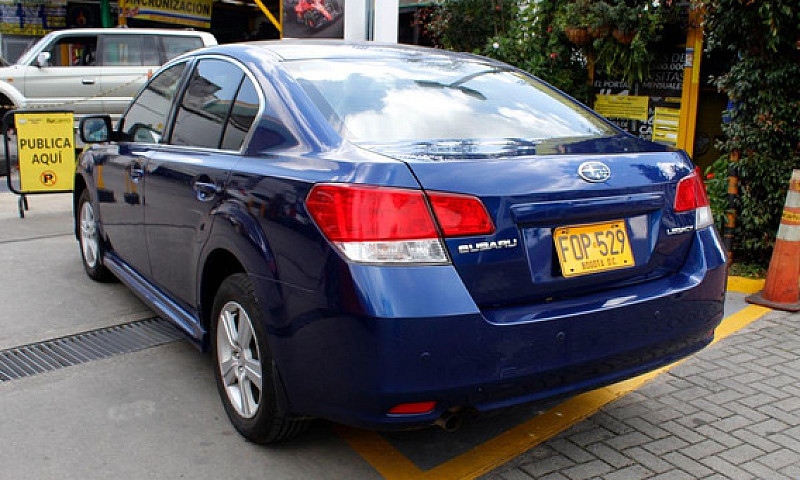 Subaru Legacy 2010...