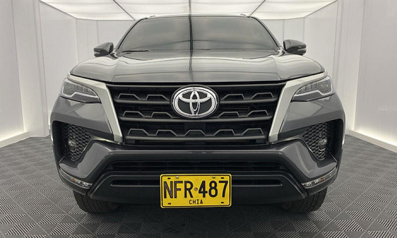 Toyota Fortuner 2.8L...