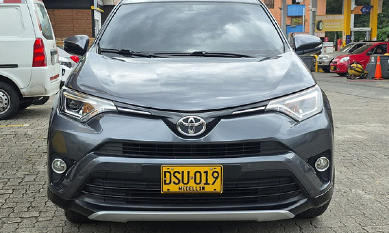 Toyota Rav4 2.0 Stre...