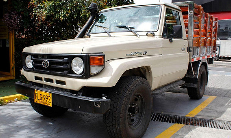 Toyota Land Cruiser ...