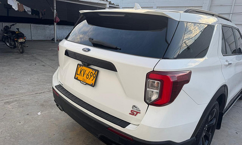Ford Explorer St...