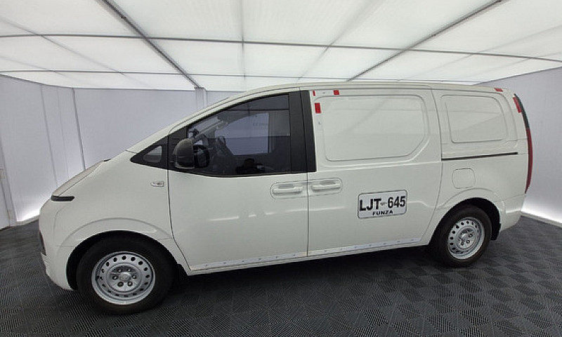 Hyundai Staria 2.2L ...