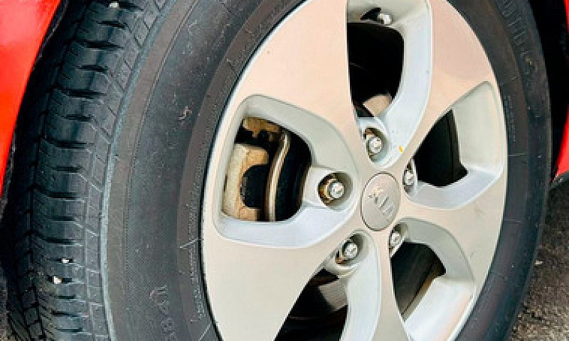 Kia Carens 2.0 Suv E...