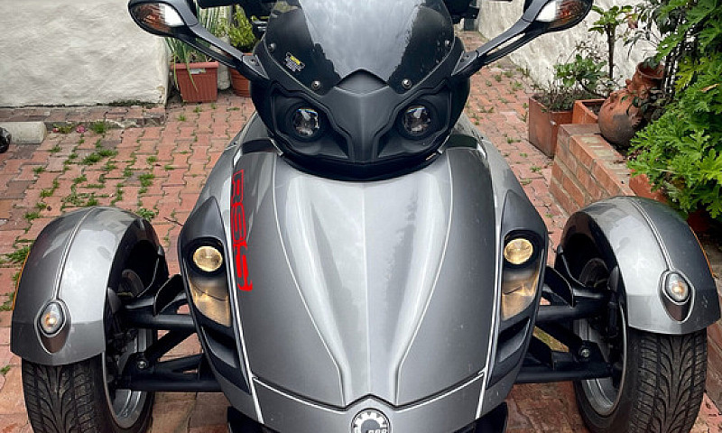 Spyder Can Am Rs...