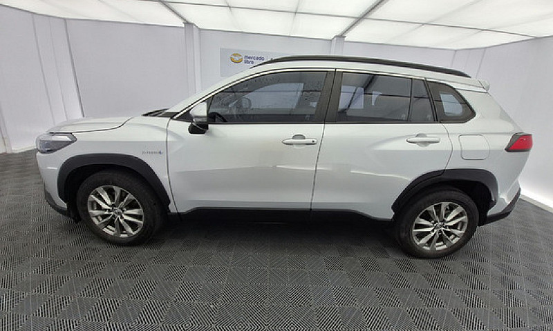 Toyota Corolla Cross...