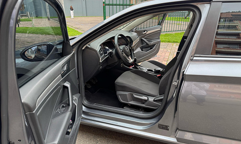 Volkswagen Jetta 1.4...