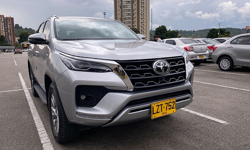 Toyota Fortuner Srv ...