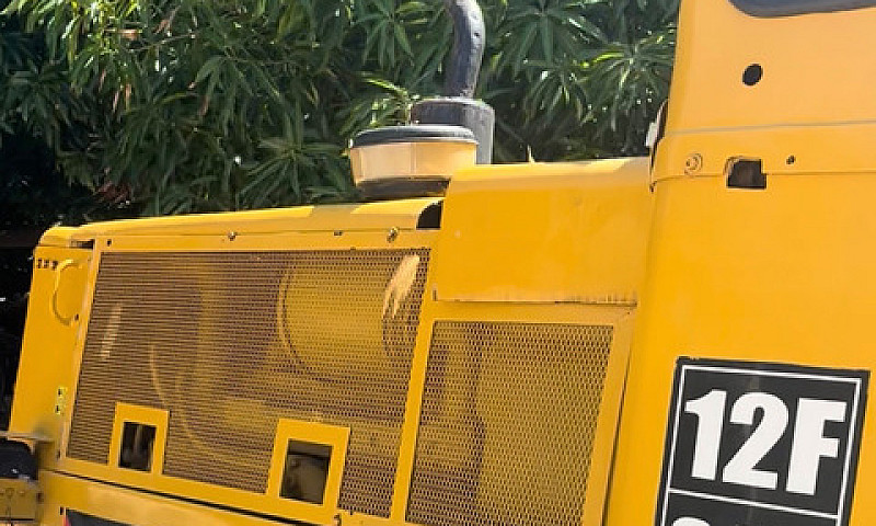 Motoniveladora Cater...