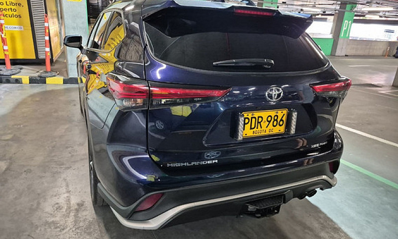 Toyota Highlander 3....