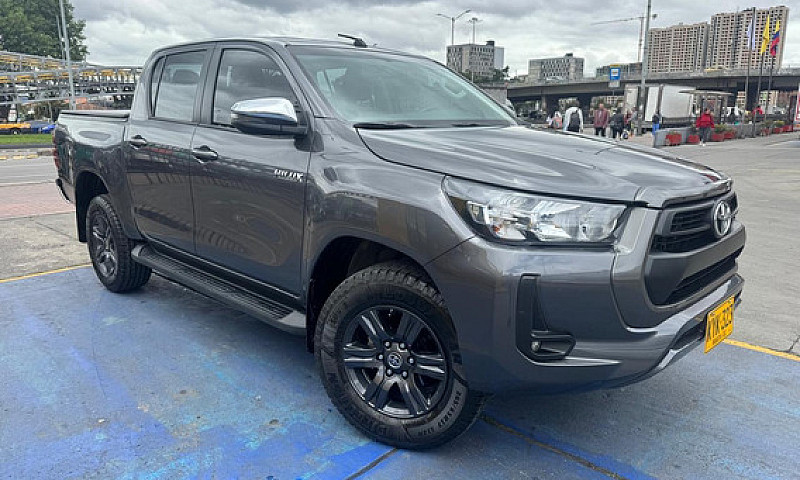 Toyota Hilux 2.4 Mec...