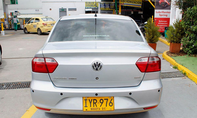 Volkswagen Voyage 1....