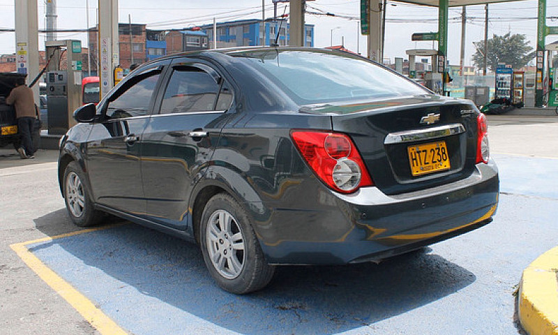Chevrolet Sonic 1.6 ...
