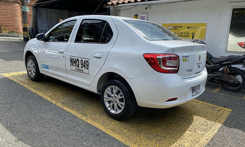Renault Logan 1.6 Li...