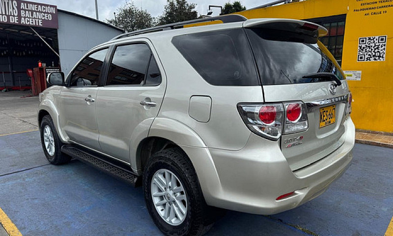 Toyota Fortuner Srv ...