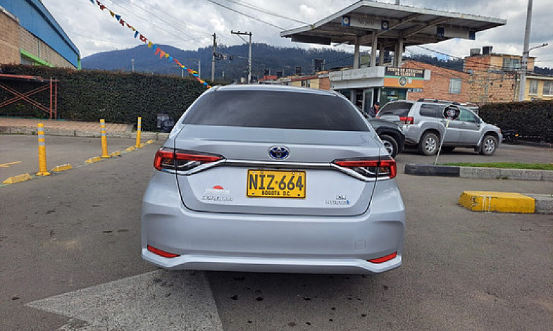 Toyota Corolla Hibri...