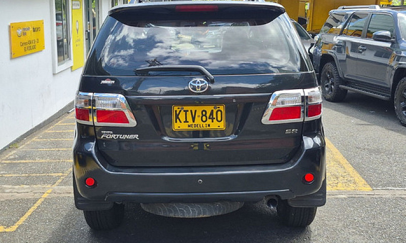 Toyota Fortuner 4.0 ...