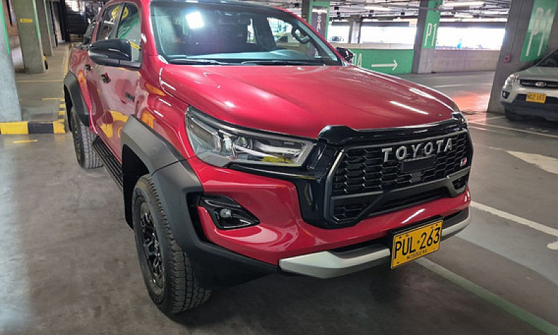 Toyota Hilux 2.8 Gr-...