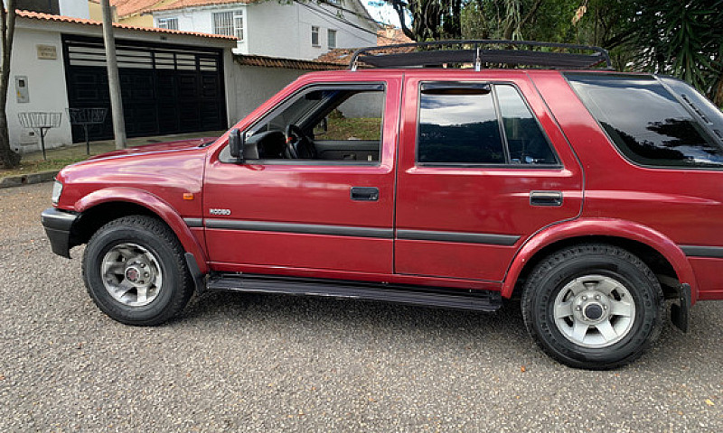 Chevrolet Rodeo 2.6L...