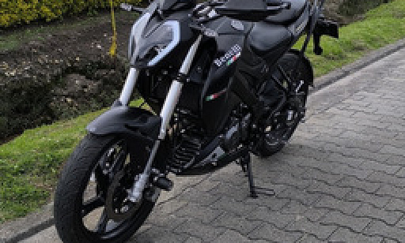 Benelli 180S 2023 Co...