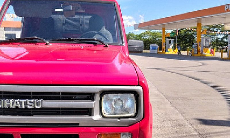 Toyota Hilux 2.3...