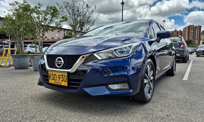 Nissan Versa 1.6 Adv...