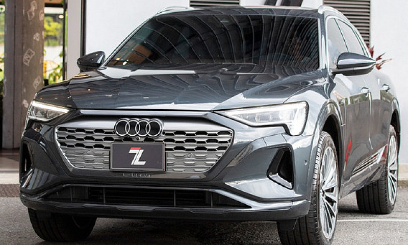 Audi Q8 E-Tron...