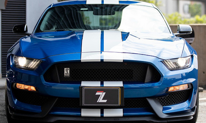 Ford Mustang Shelby ...