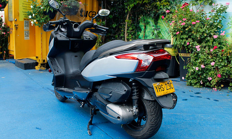 Kymco Downtown 300I...