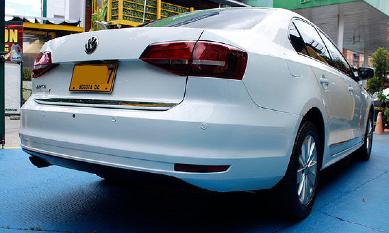 Volkswagen Jetta 2.0...