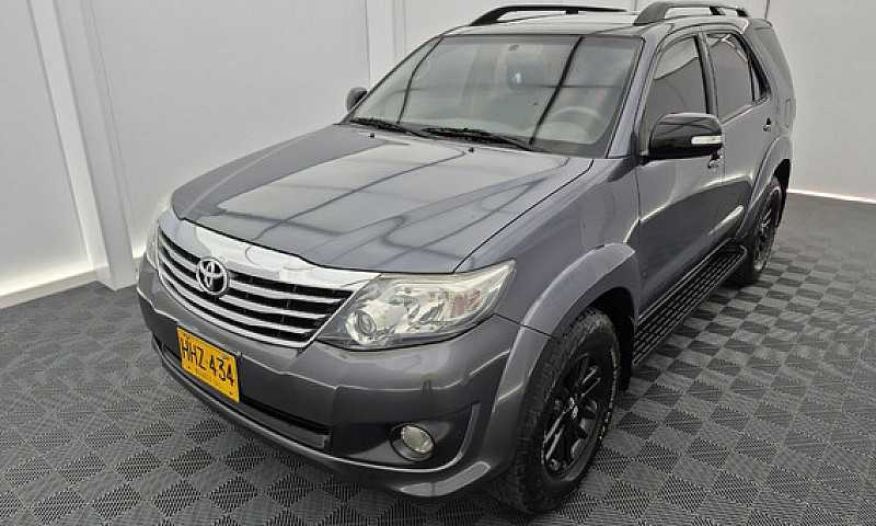 Toyota Fortuner 2.7L...
