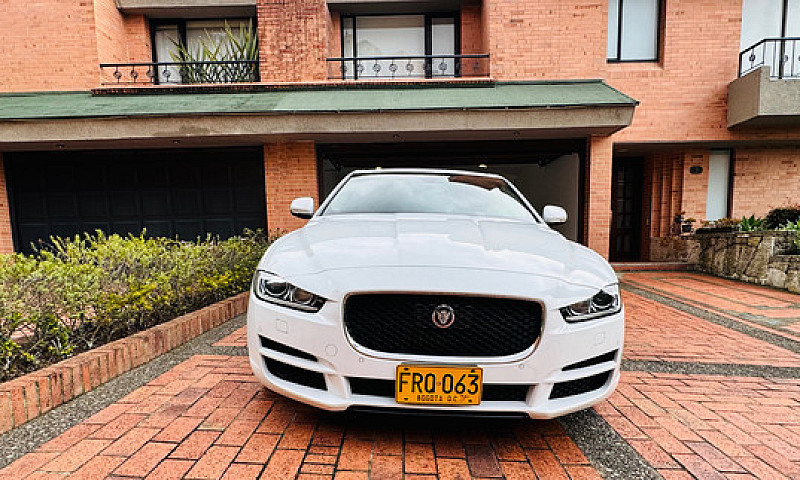 Jaguar Xe 2.0 Turbo...