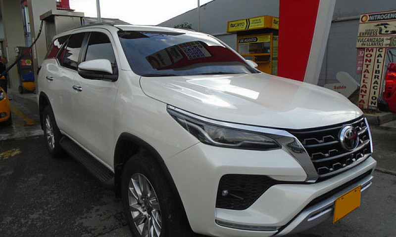 Toyota Fortuner 2.4 ...