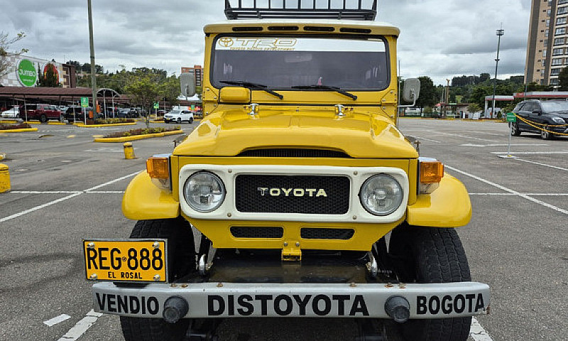 Toyota Land Crusier ...