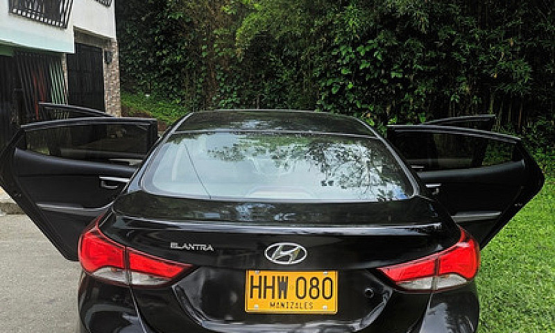 Hyundai Elantra 1.8 ...