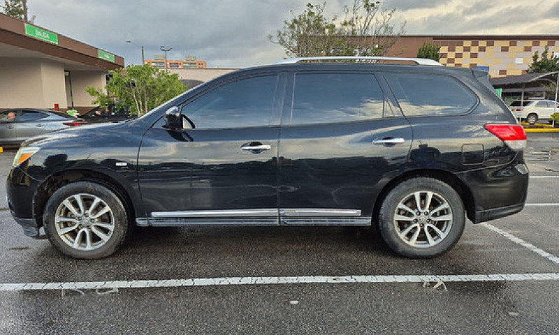 Nissan Pathfinder 3....