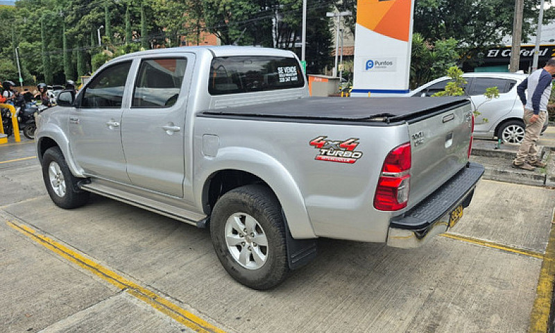 Toyota Hilux 3.0 Srv...