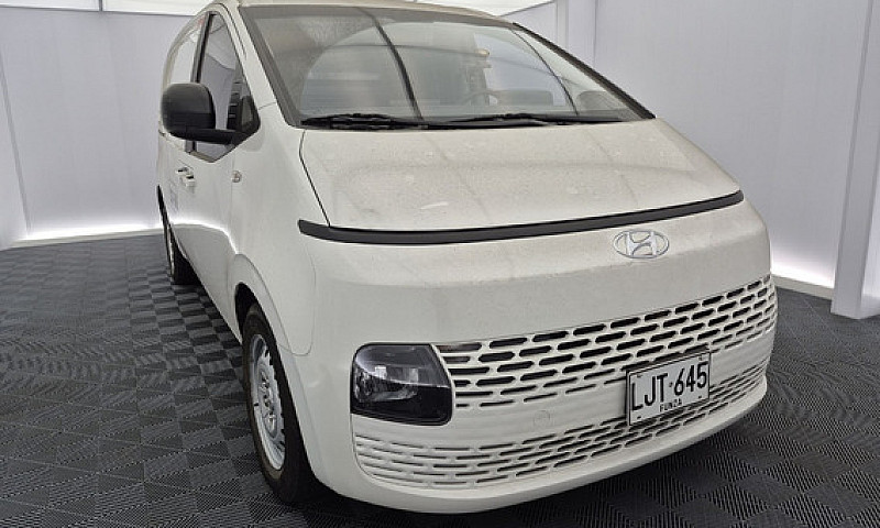 Hyundai Staria 2.2L ...